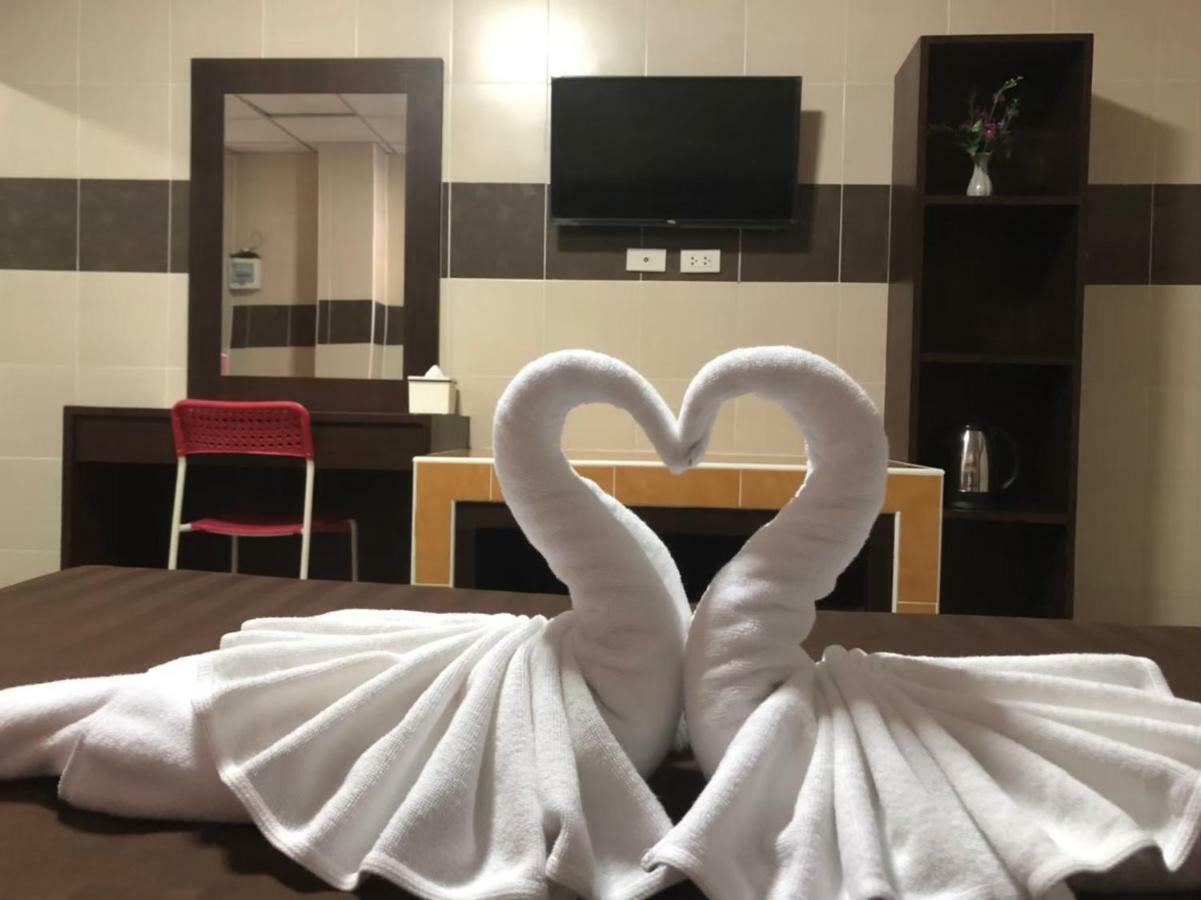 D5 Hotel สาขา มาบโป่ง Chonburi Esterno foto